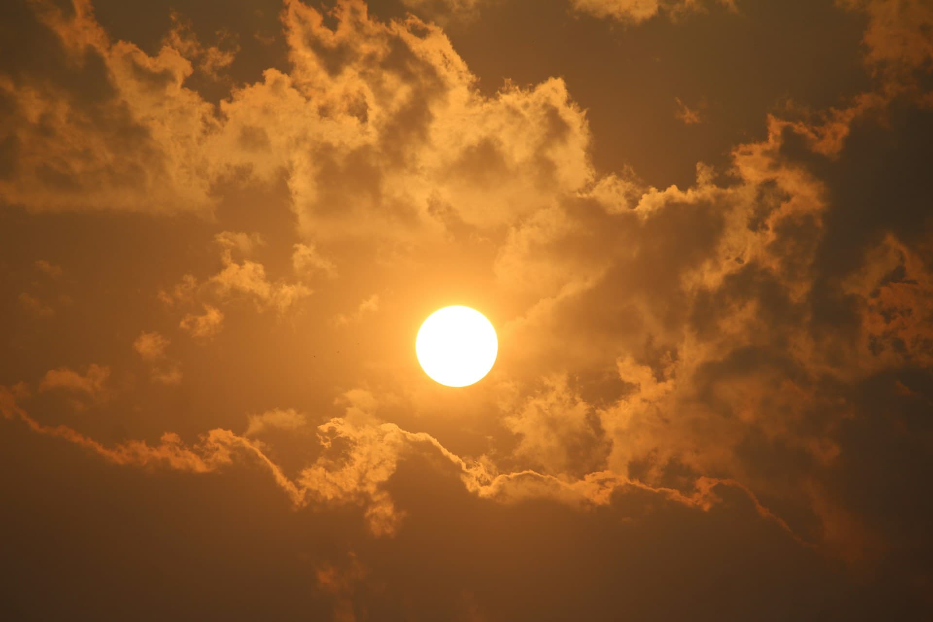 Managing Arthritis During Summer Heat: A Comprehensive Guide